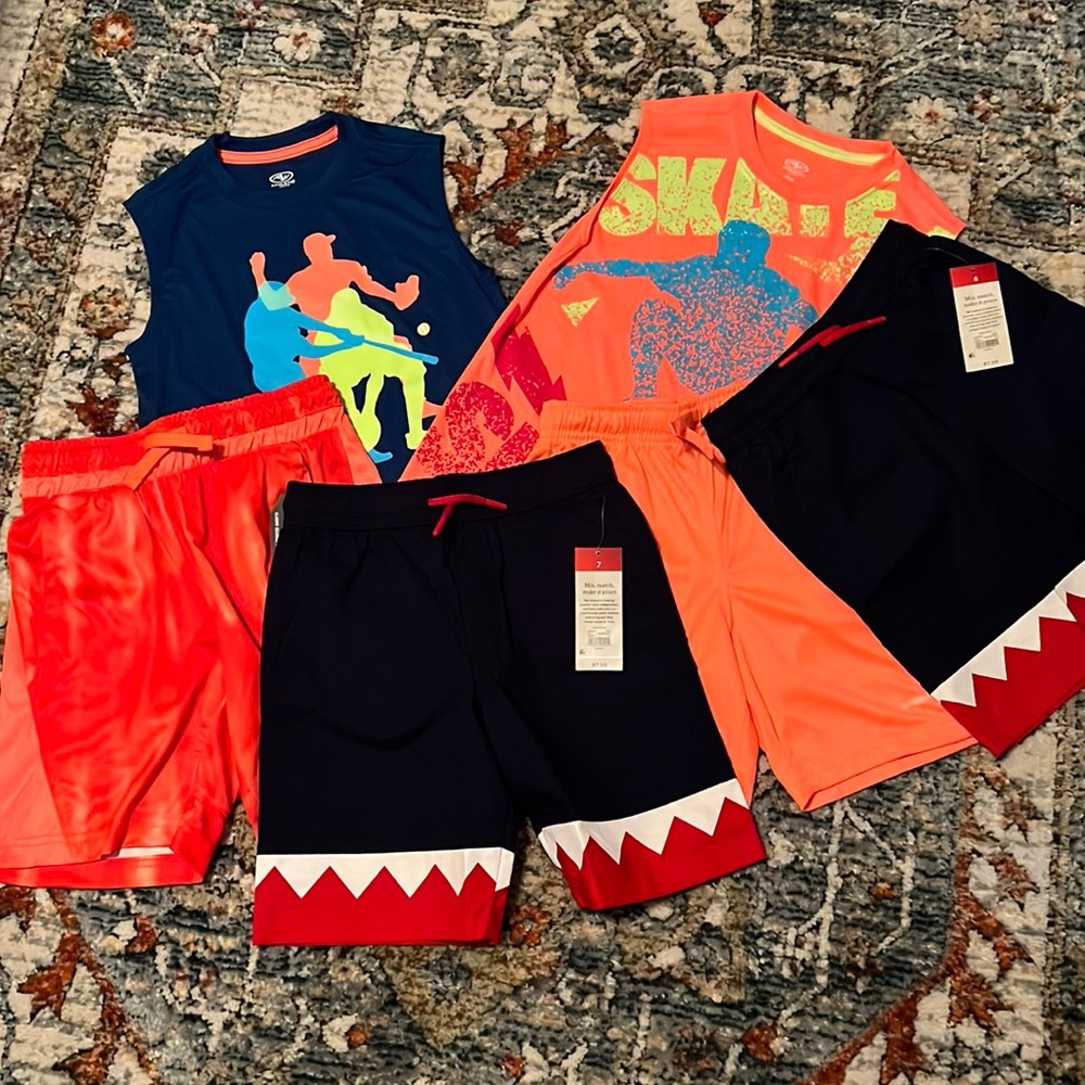 BOYS BUNDLE OF 6 TOP AND SHORTS IN SZ 6-8…NEW WITH TAGS…RUSSELL, ATHLETIC WORKS